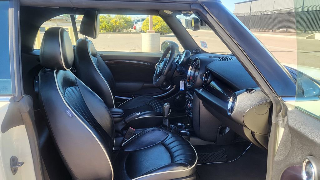 Used 2011 MINI Cooper John Cooper Works image 17