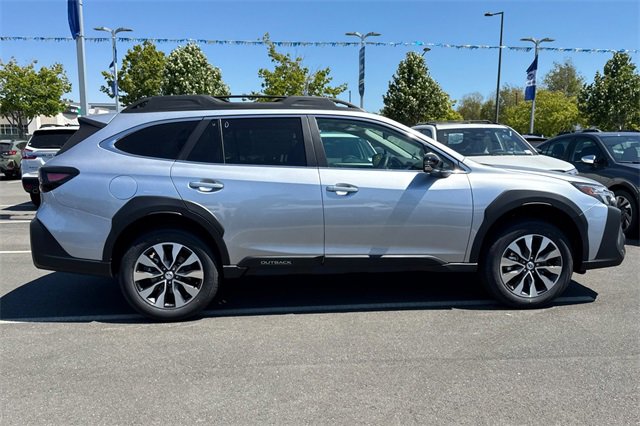 New 2025 Subaru Outback Limited image 3