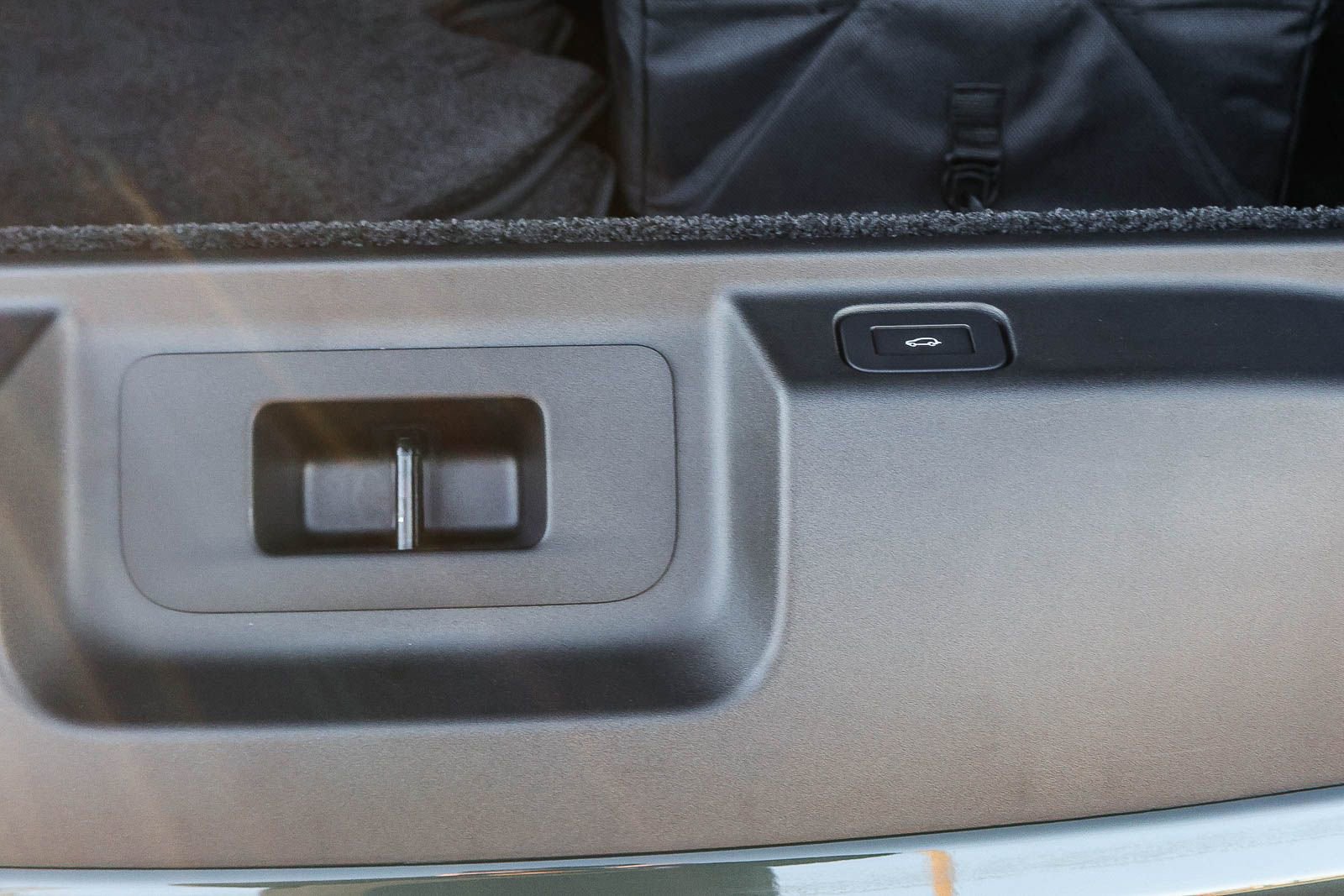 New 2026 Land Rover Range Rover SE image 28