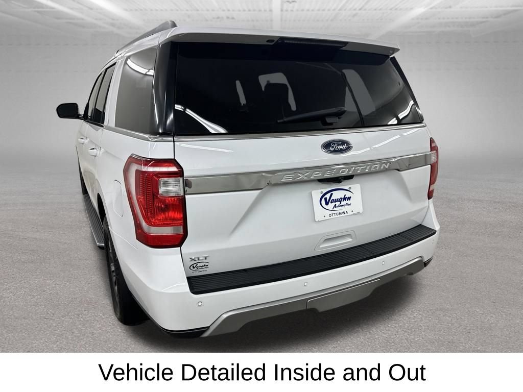 Used 2019 Ford Expedition XLT w/ Equipment Group 202A AWD/4WD image 11