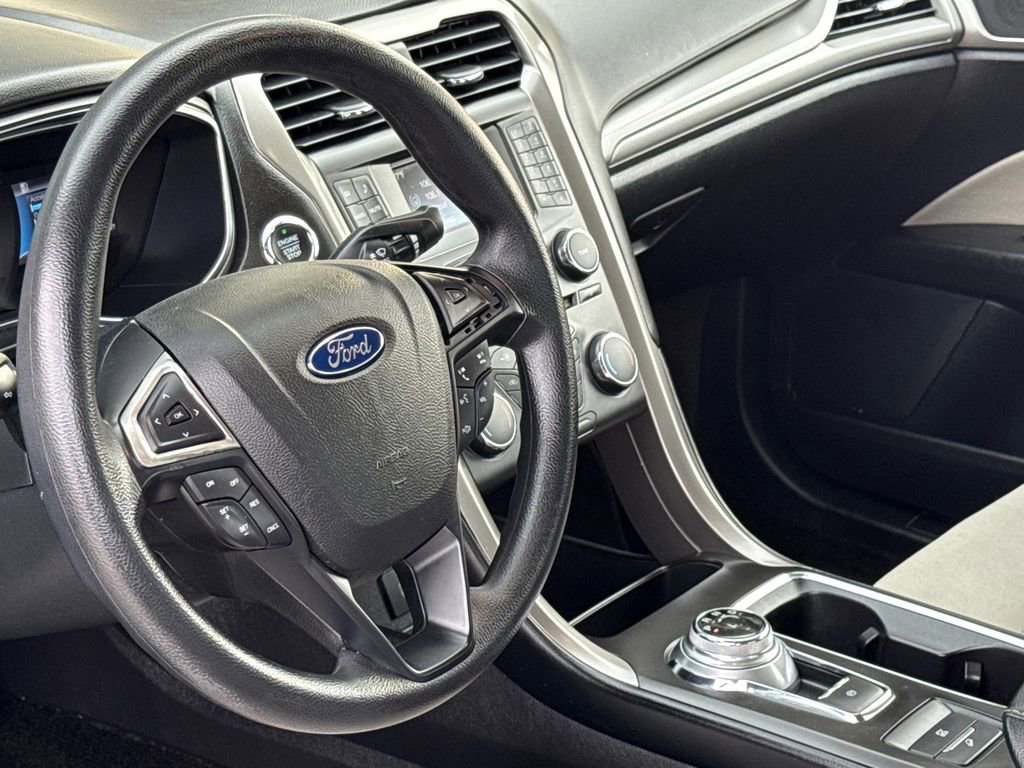Used 2018 Ford Fusion S image 17
