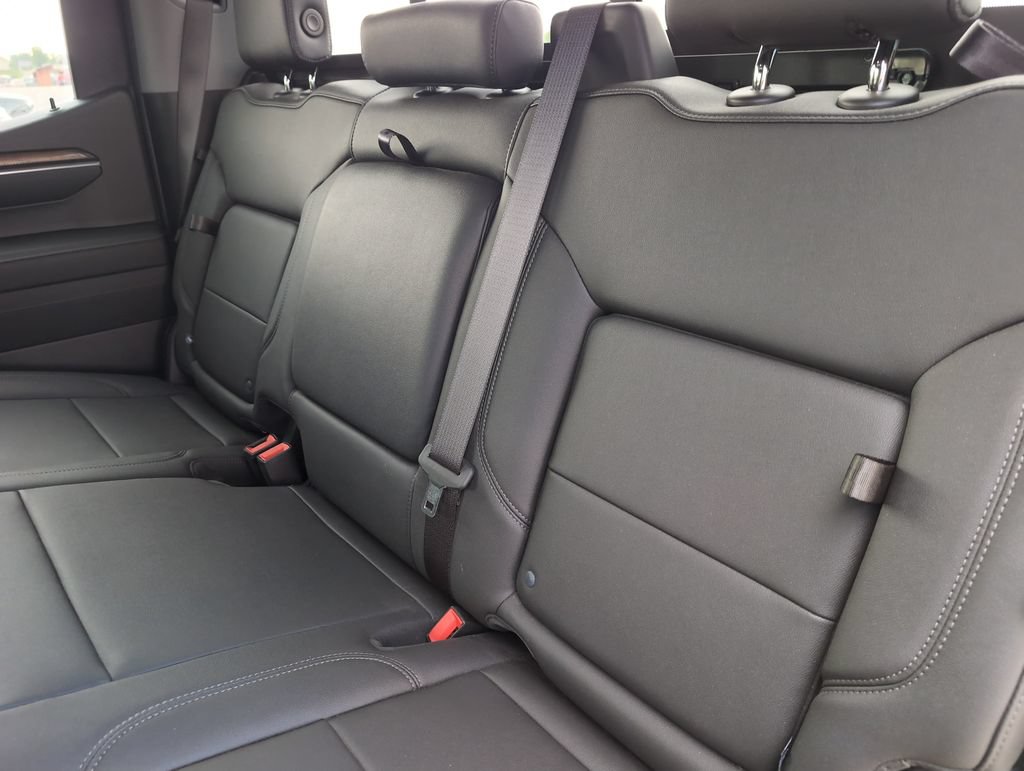 Used 2023 Chevrolet Silverado 1500 LT Trail Boss w/ LT Trail Boss Premium Package AWD/4WD image 11