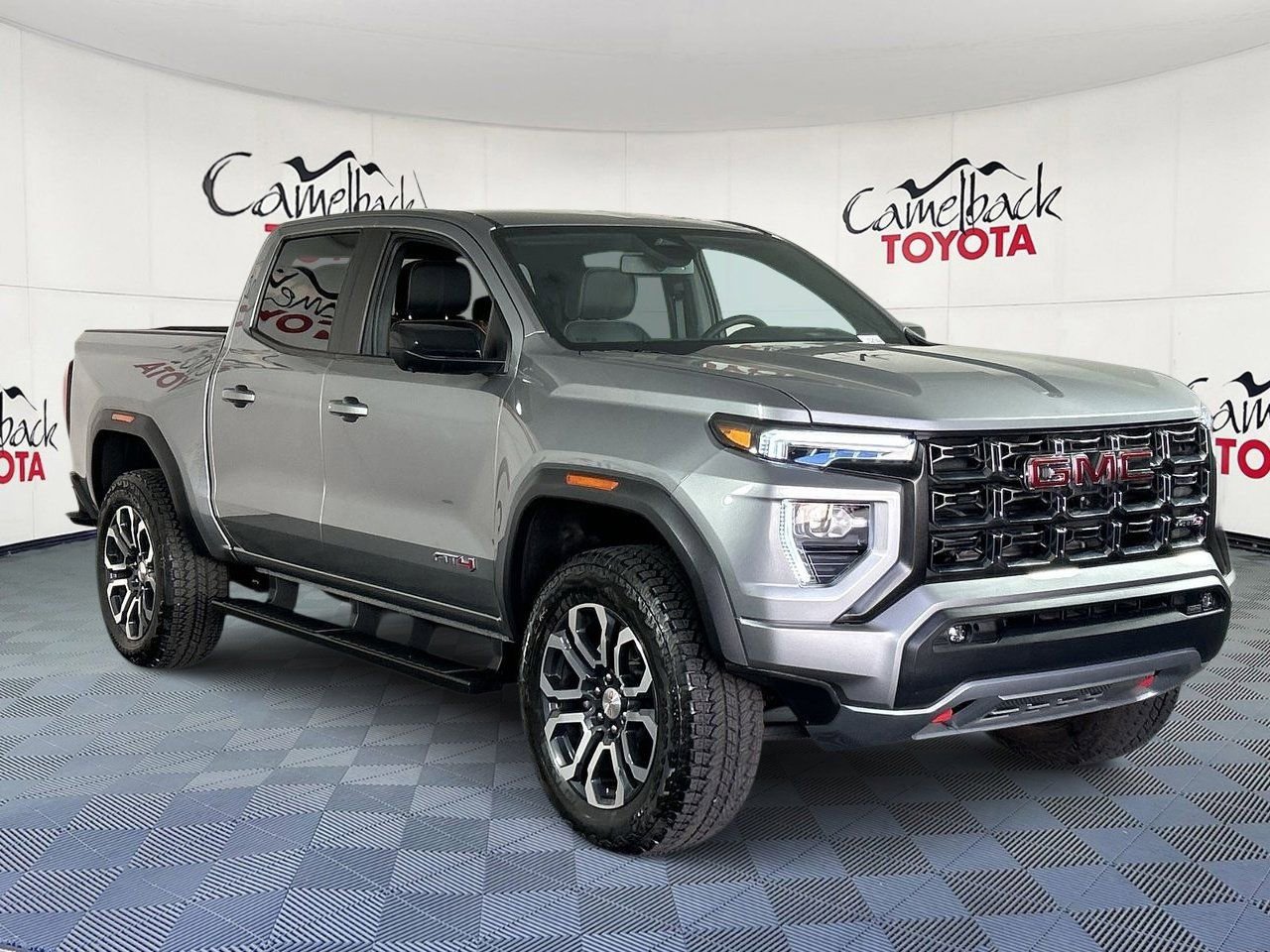 Used 2023 GMC Canyon AT4 w/ AT4 Premium Package AWD/4WD image 3