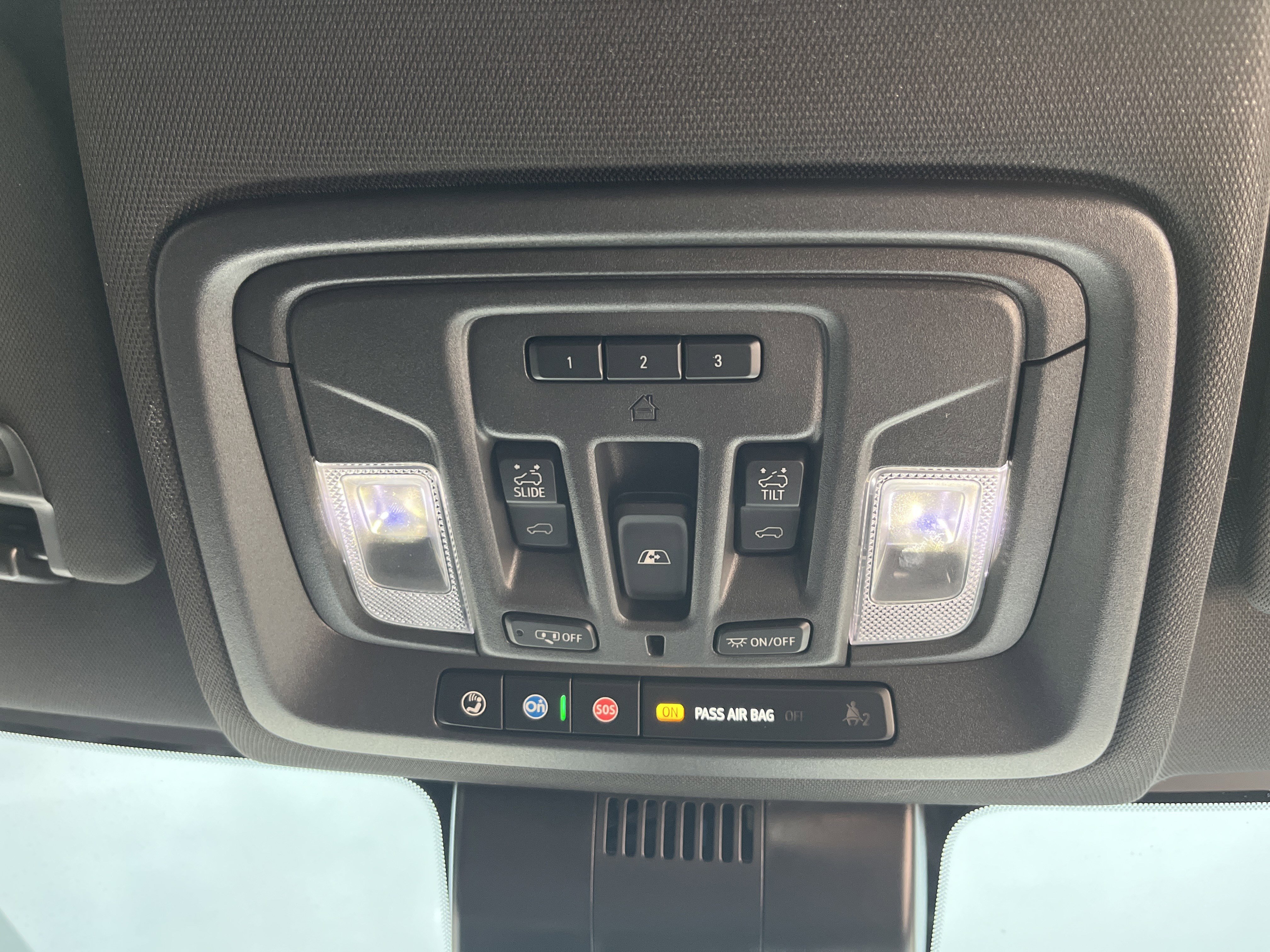 Used 2025 GMC Sierra 2500 AT4 w/ AT4 Premium Plus Package image 21