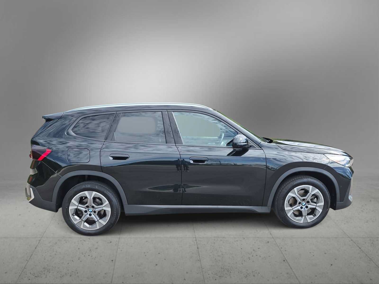 Used 2023 BMW X1 xDrive28i w/ Premium Package AWD/4WD image 9
