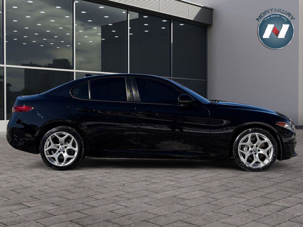 Used 2020 Alfa Romeo Giulia Ti image 8