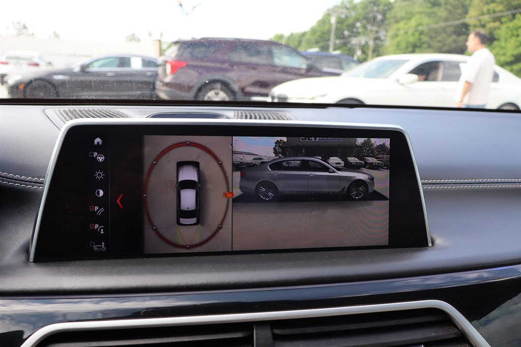 Used 2018 BMW M760i xDrive AWD/4WD image 37