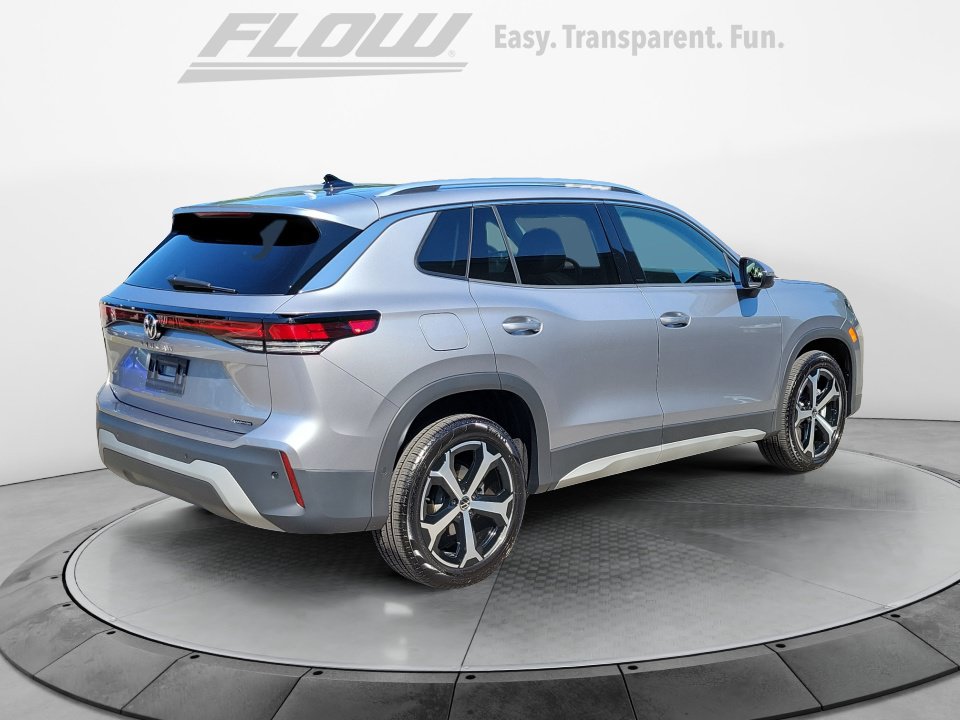 Certified 2026 Volkswagen Tiguan SE w/ Panoramic Sunroof Package AWD/4WD image 9