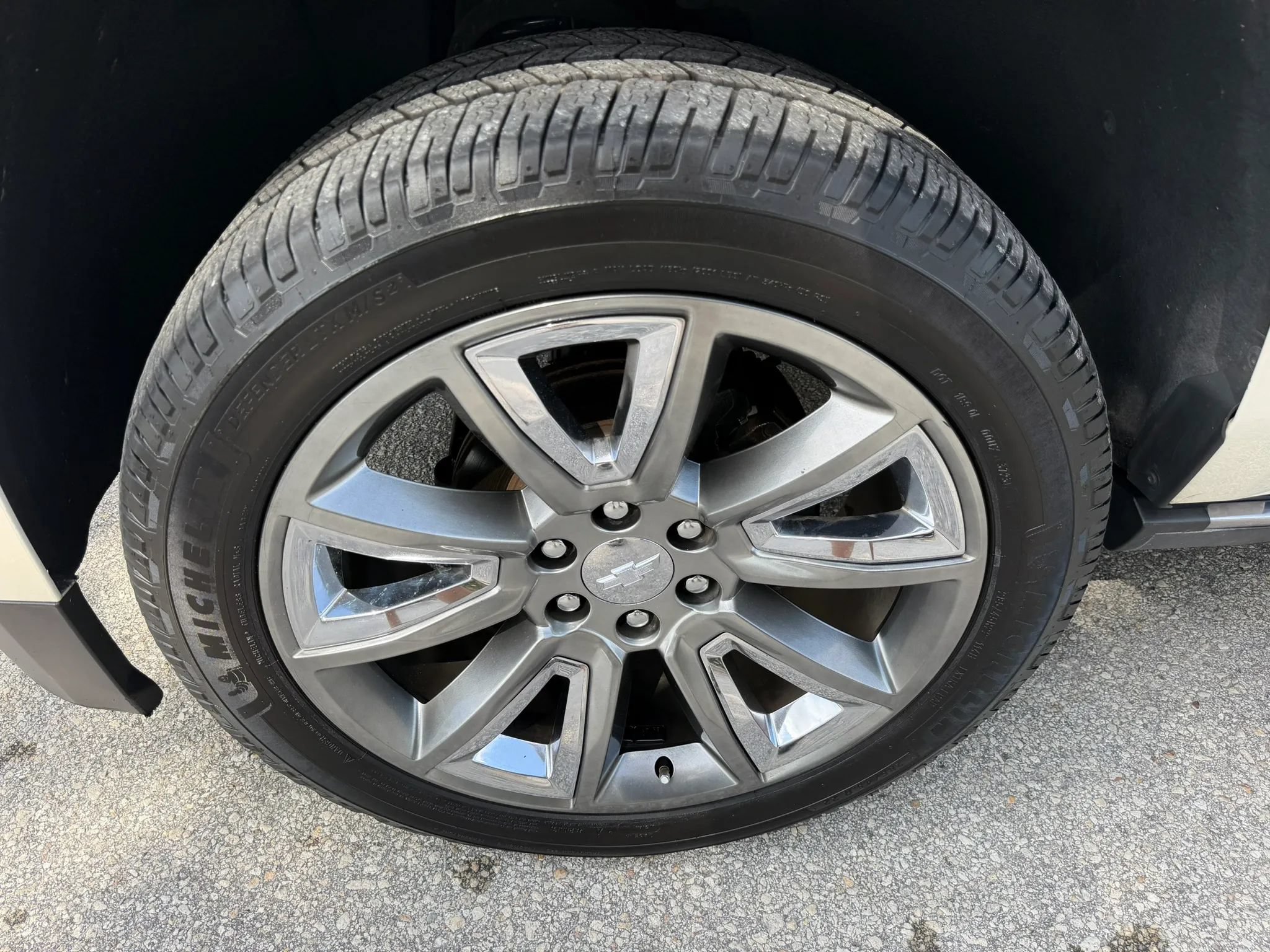 Used 2015 Chevrolet Tahoe LTZ RWD image 39