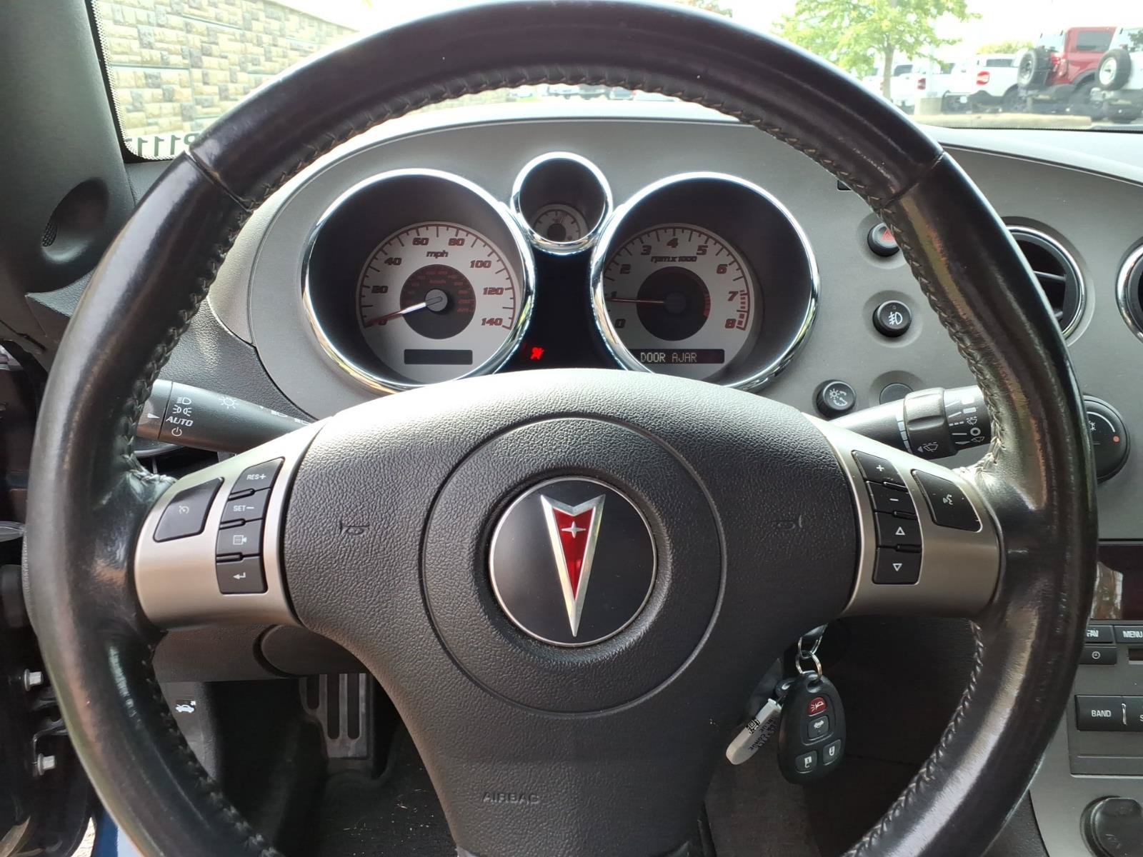 Used 2007 Pontiac Solstice Convertible w/ Premium Package RWD image 25