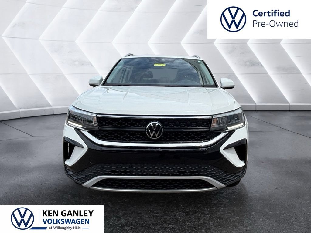 Used 2024 Volkswagen Taos SE AWD/4WD image 2