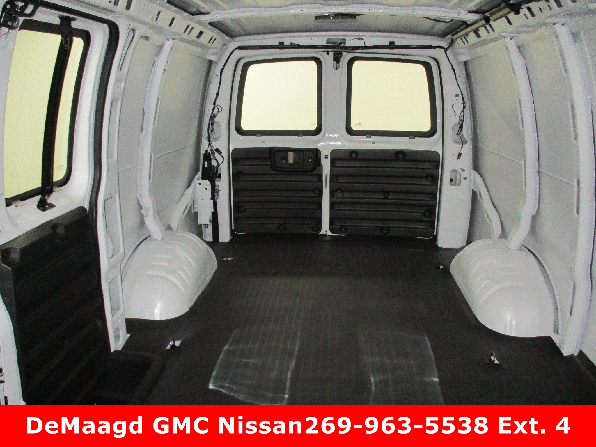 New 2025 GMC Savana 3500 image 26