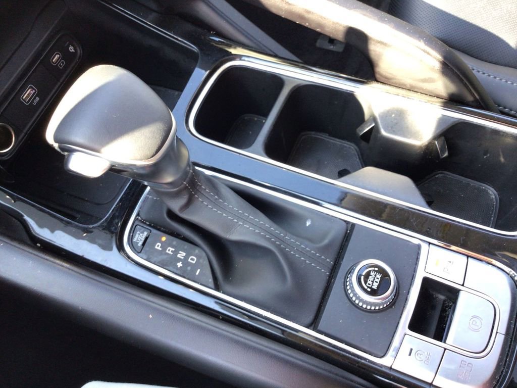 Used 2025 Kia Telluride S image 16