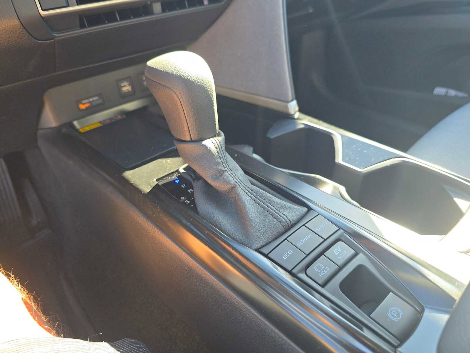 Used 2025 Toyota Camry LE image 34