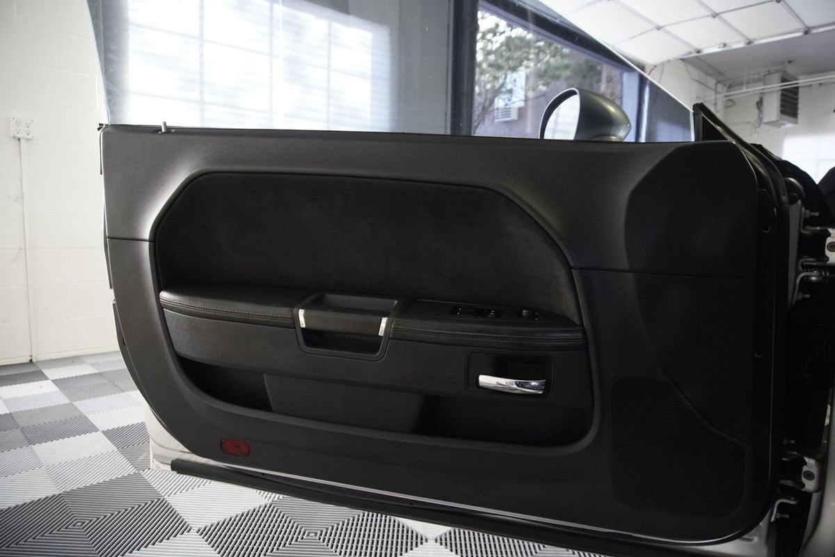 Used 2009 Dodge Challenger SRT8 w/ SRT Option Group II image 23