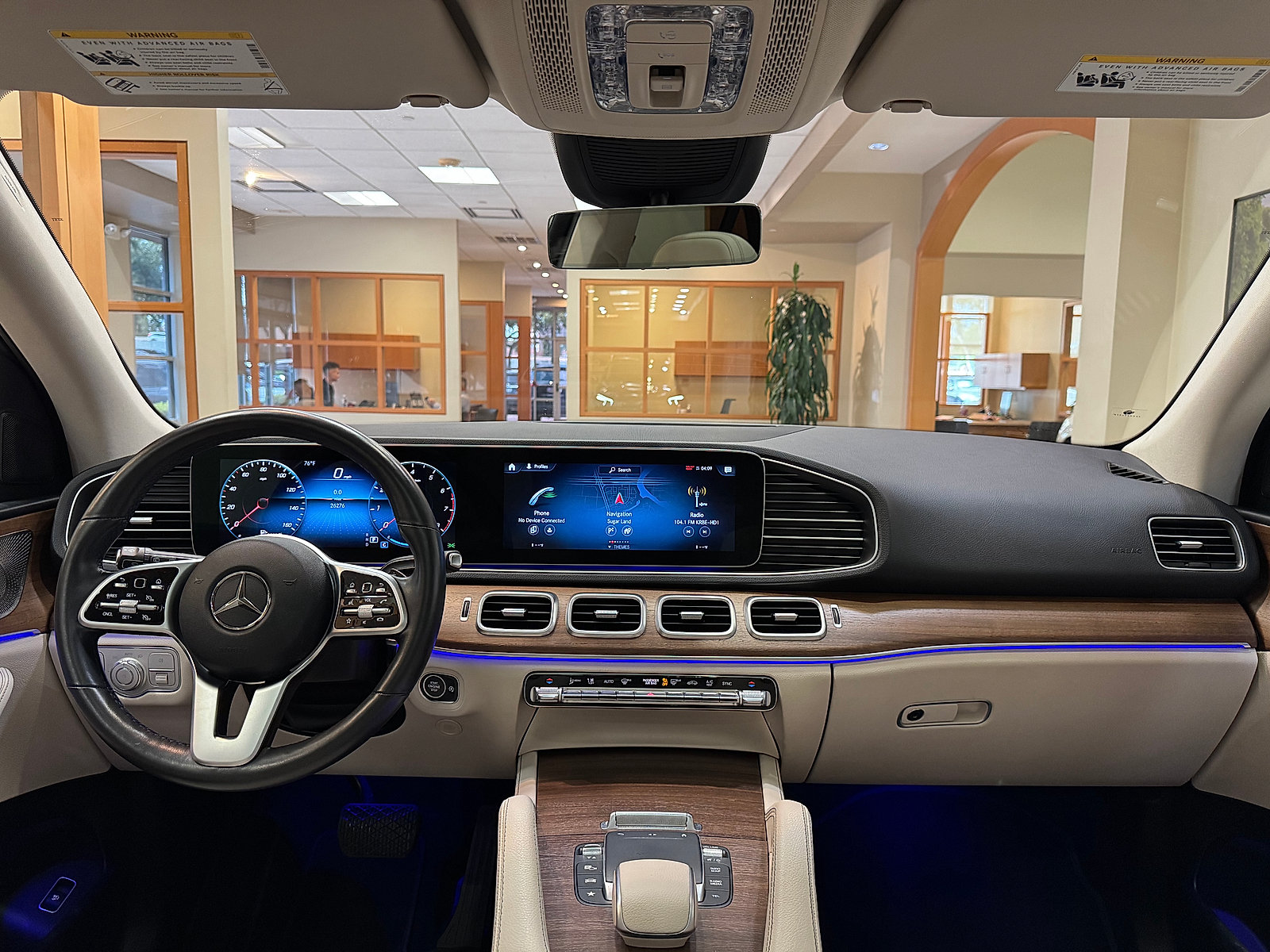 Used 2022 Mercedes-Benz GLE 350 4MATIC w/ Premium Package image 11