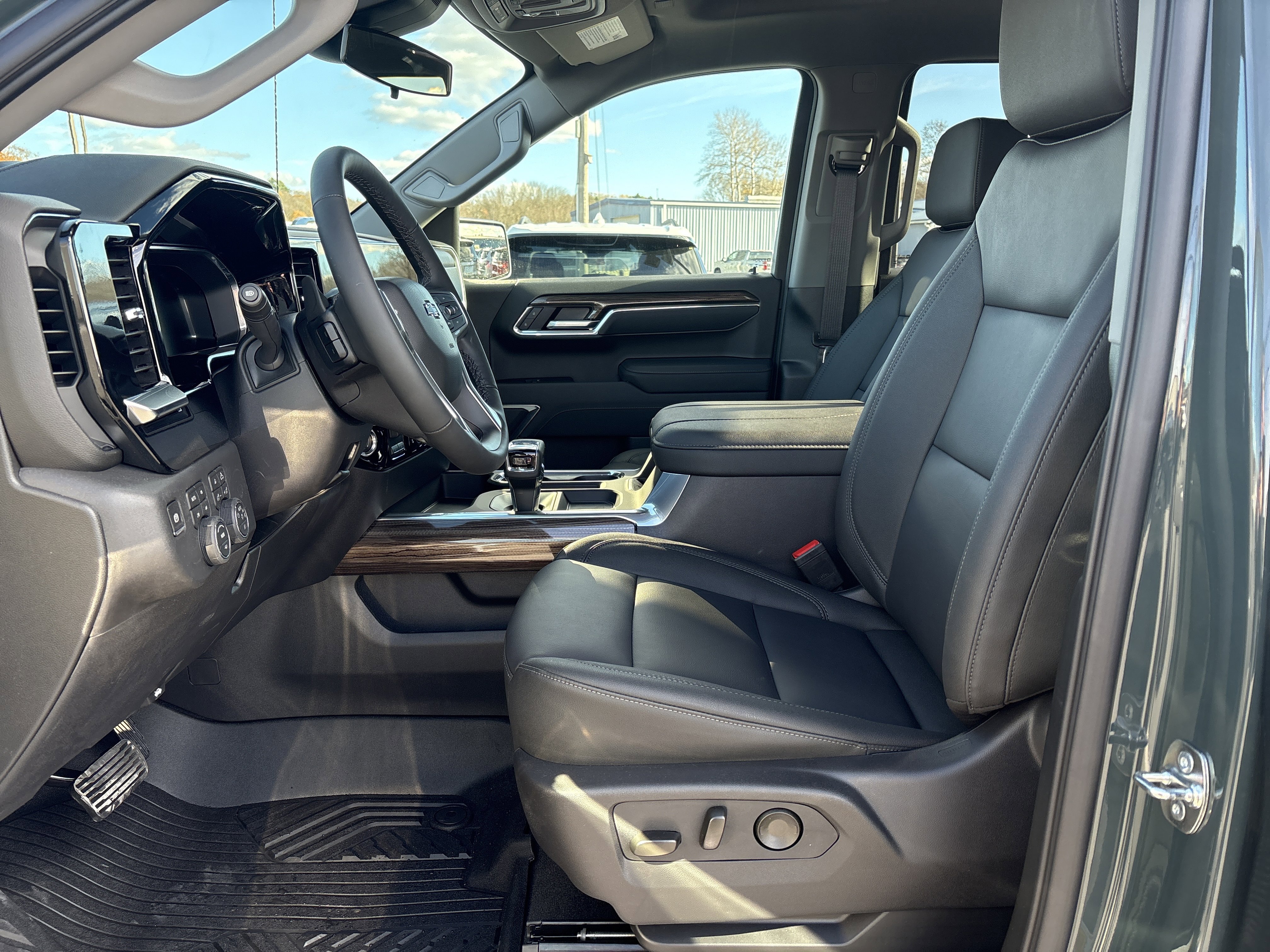 New 2026 Chevrolet Silverado 1500 LT Trail Boss w/ Safety Package image 12