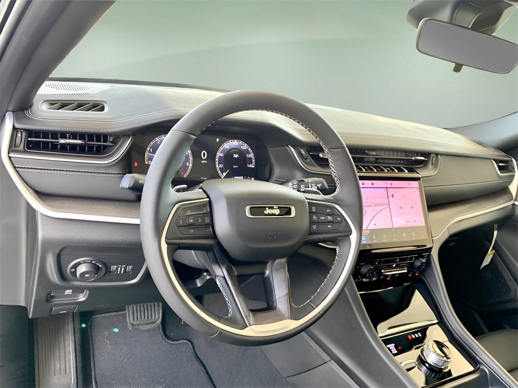 New 2025 Jeep Grand Cherokee Limited w/ Trailer Tow Package image 16