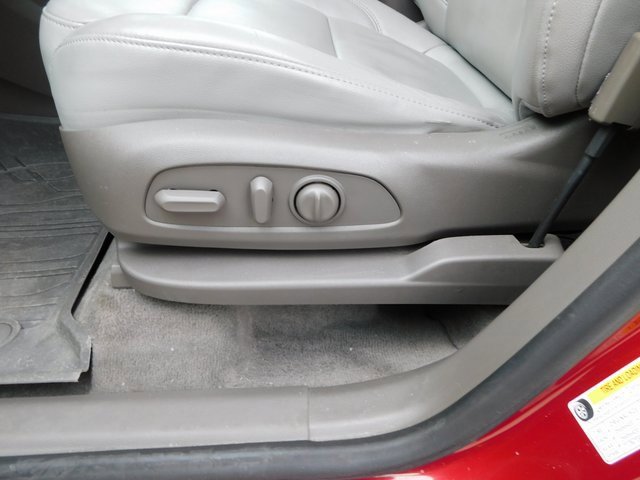 Used 2018 Chevrolet Traverse LT w/ LPO, Floor Liner Package image 14