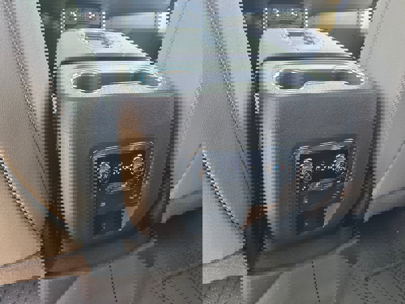 Used 2023 Chevrolet Tahoe Z71 w/ Luxury Package image 24