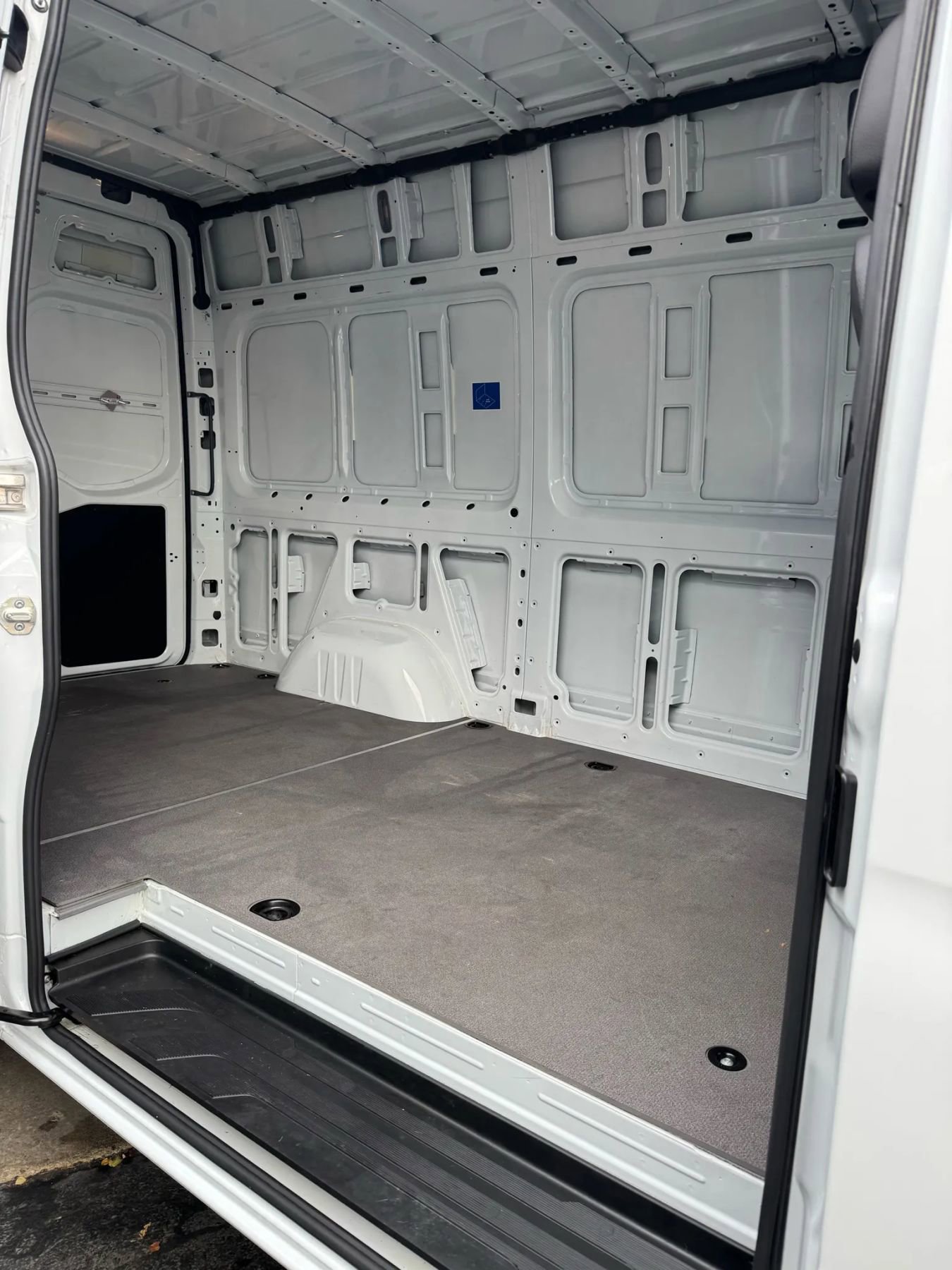 Used 2023 Mercedes-Benz Sprinter 2500 image 26
