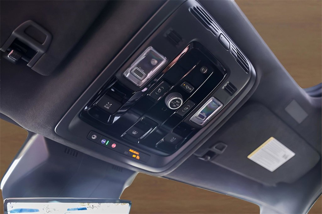 Certified 2025 Cadillac Escalade Sport Platinum w/ LPO, ONYX Package image 21