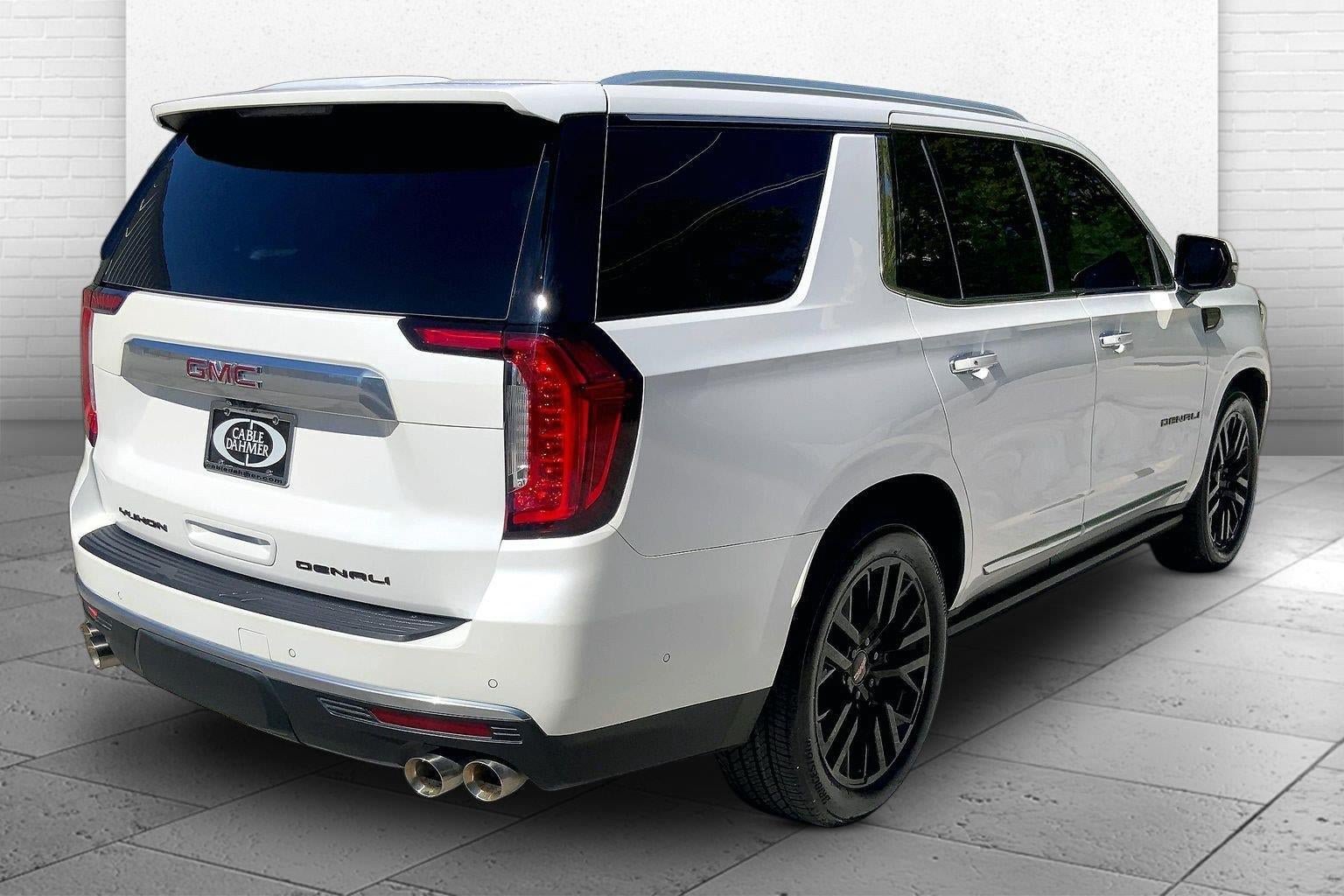 Used 2023 GMC Yukon Denali w/ Denali Reserve Package AWD/4WD image 14