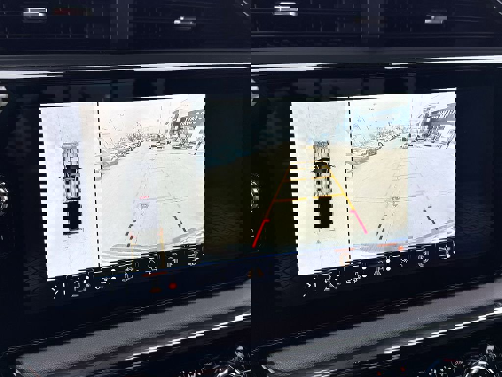 Used 2025 GMC Sierra 2500 AT4 image 15