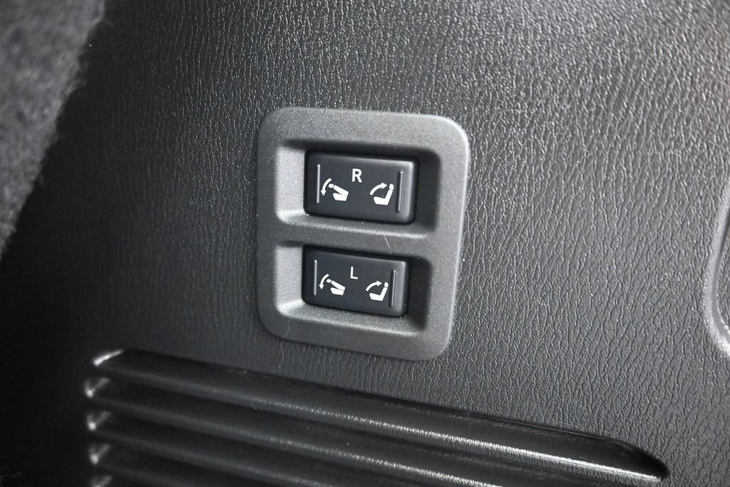 Used 2019 Nissan Armada Platinum RWD image 33
