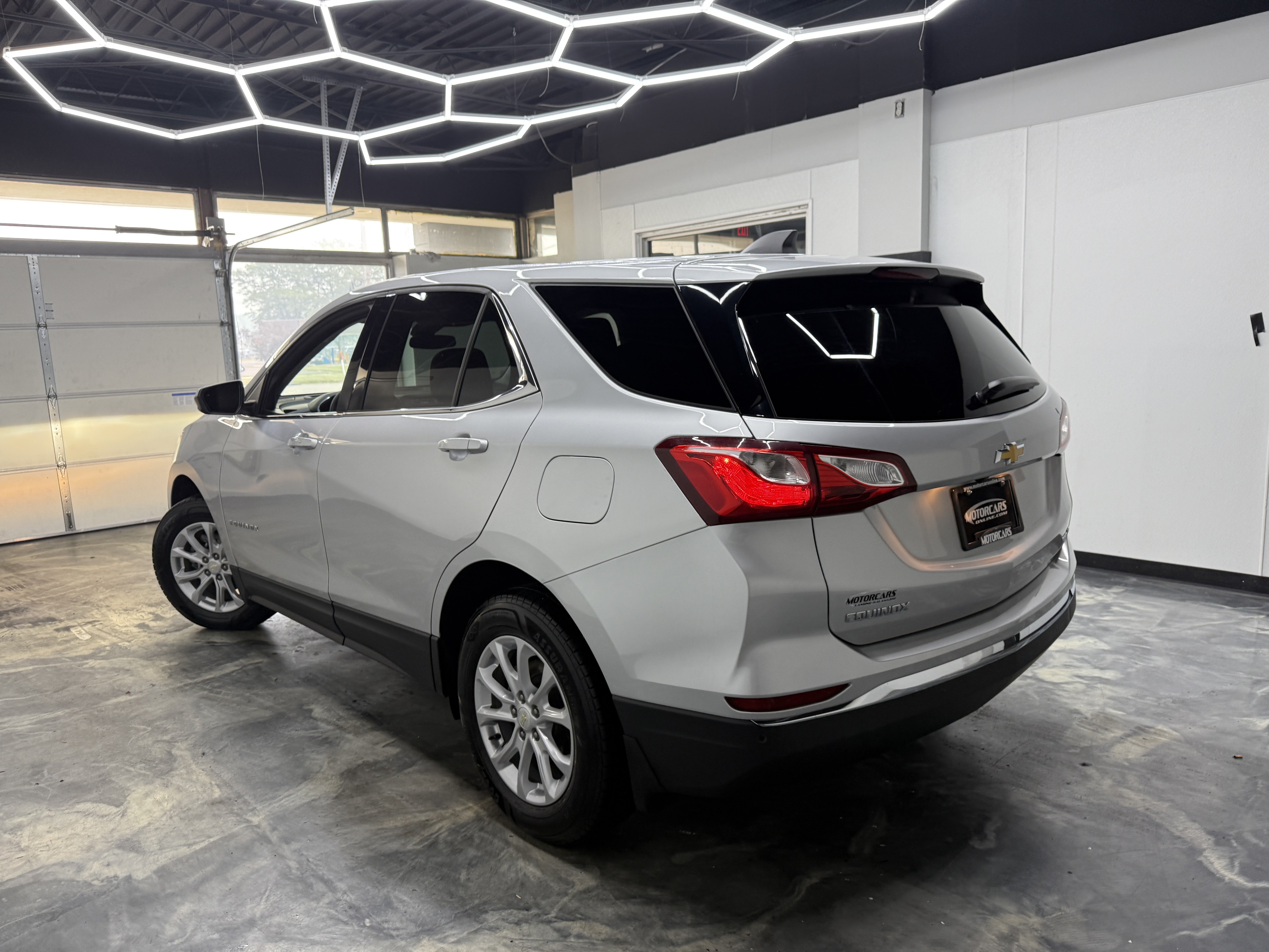Used 2020 Chevrolet Equinox LT w/ Driver Convenience Package AWD/4WD image 3