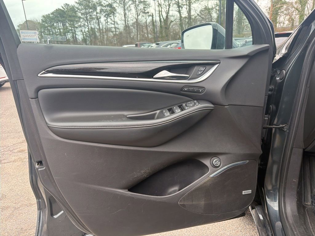 Used 2021 Buick Enclave Avenir w/ Avenir Technology Package image 12