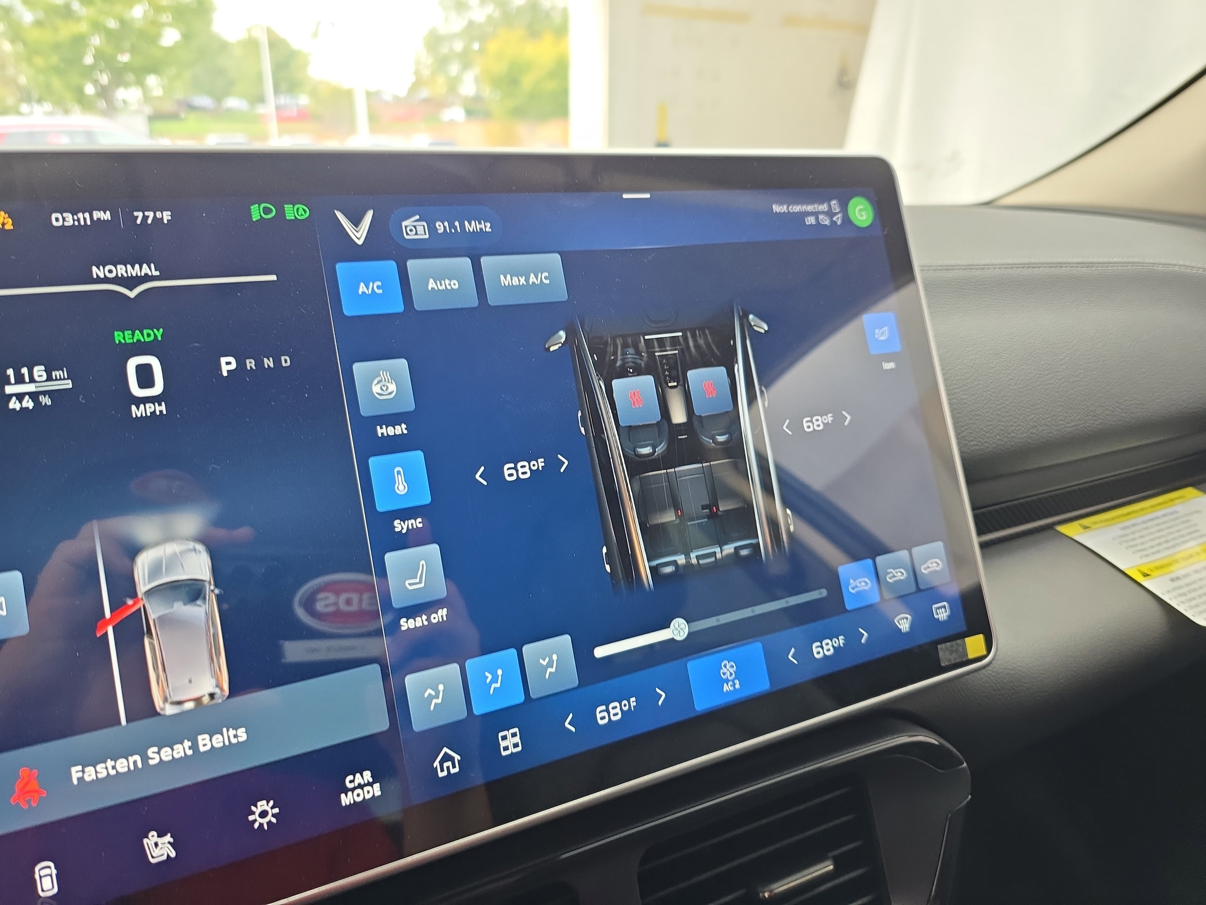 New 2025 VinFast VF 8 Eco image 21