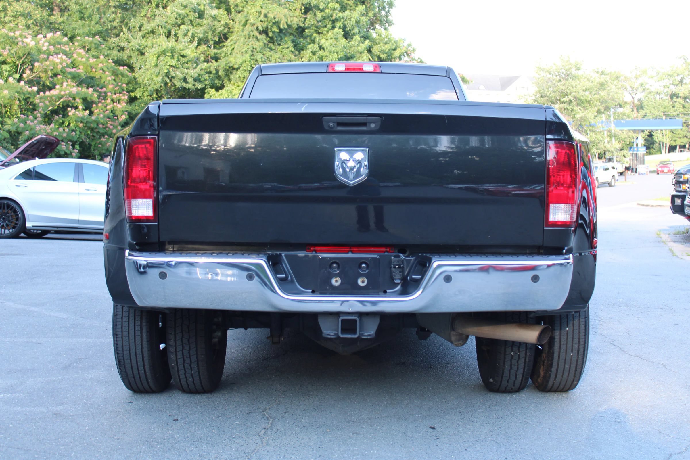 Used 2016 RAM 3500 Tradesman w/ Chrome Appearance Group RWD image 6