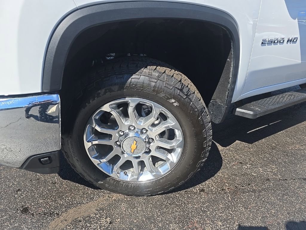 Used 2025 Chevrolet Silverado 2500 LTZ w/ LTZ Premium Package image 2