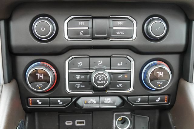 Used 2021 Chevrolet Tahoe Z71 w/ Luxury Package AWD/4WD image 23