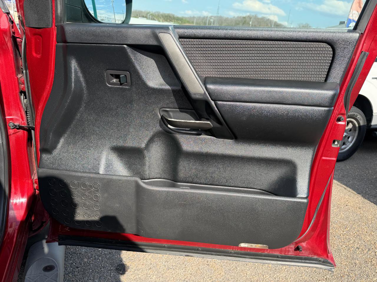 Used 2014 Nissan Titan SV w/ SV Value Truck Package image 24