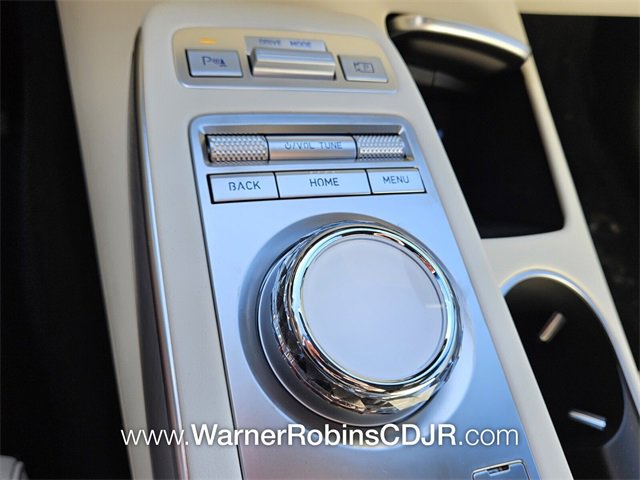 Used 2025 Genesis Electrified GV70 w/ Prestige Package image 24