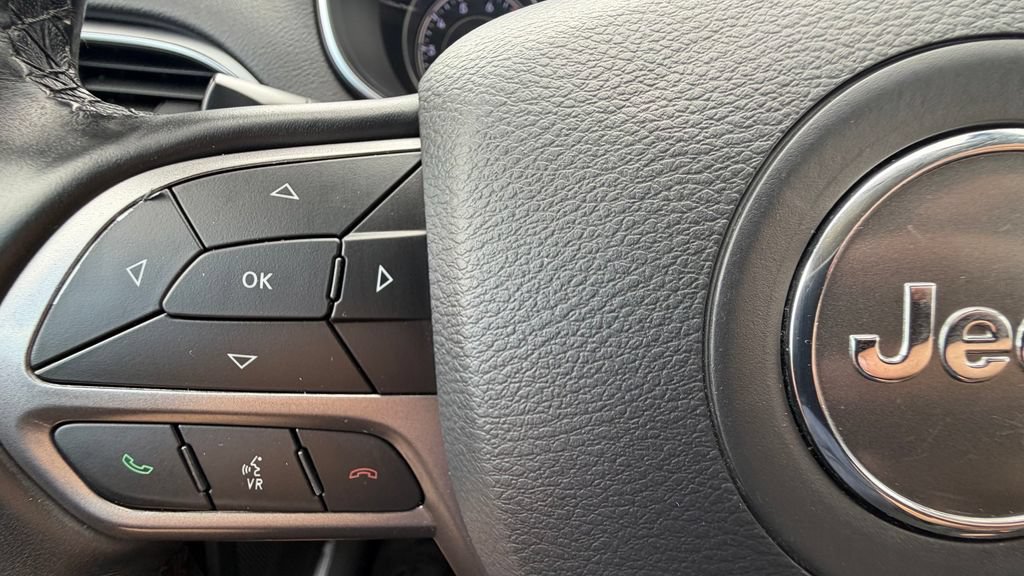 Used 2020 Jeep Cherokee Limited AWD/4WD image 29