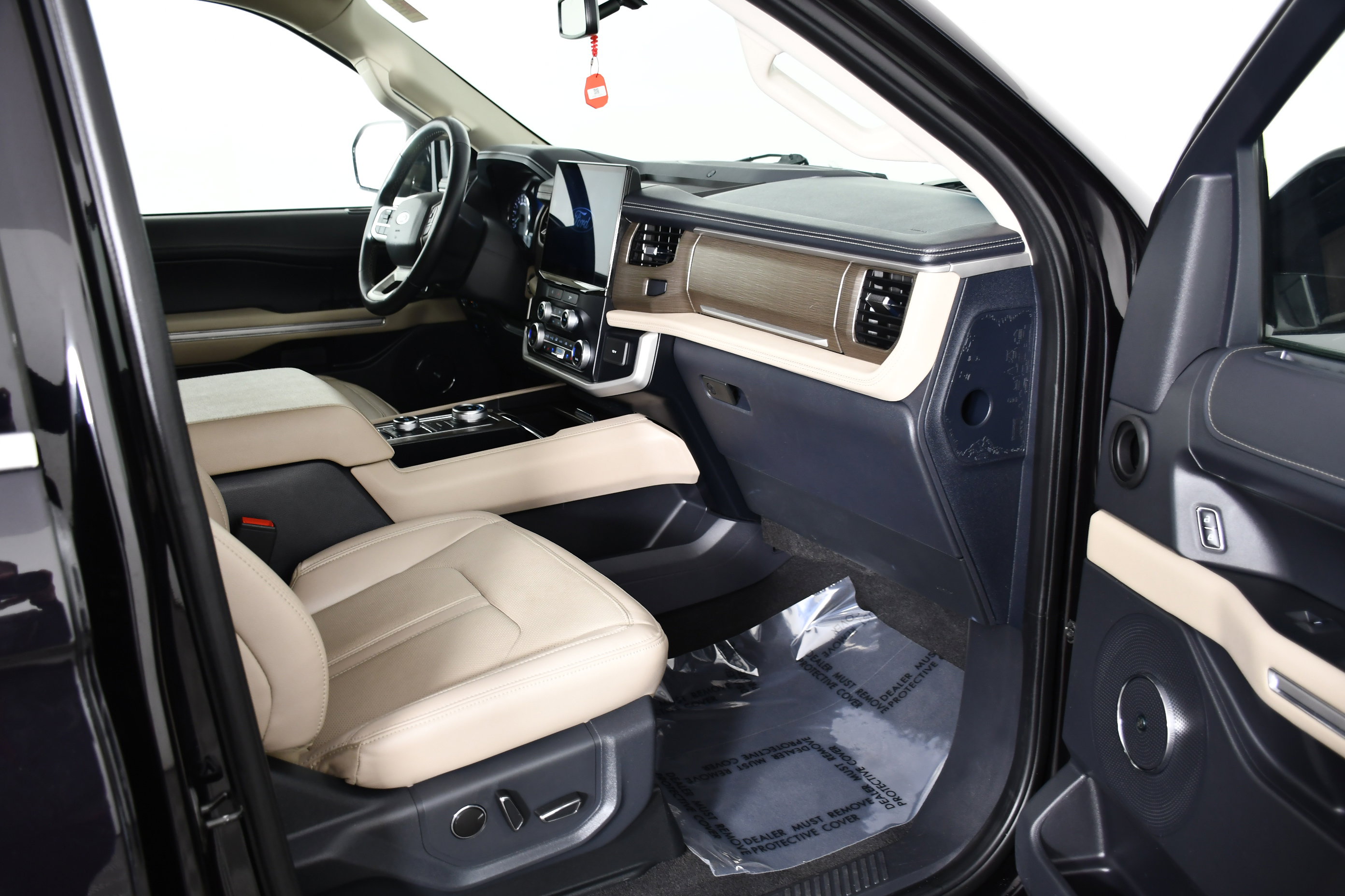 Used 2024 Ford Expedition Limited image 33