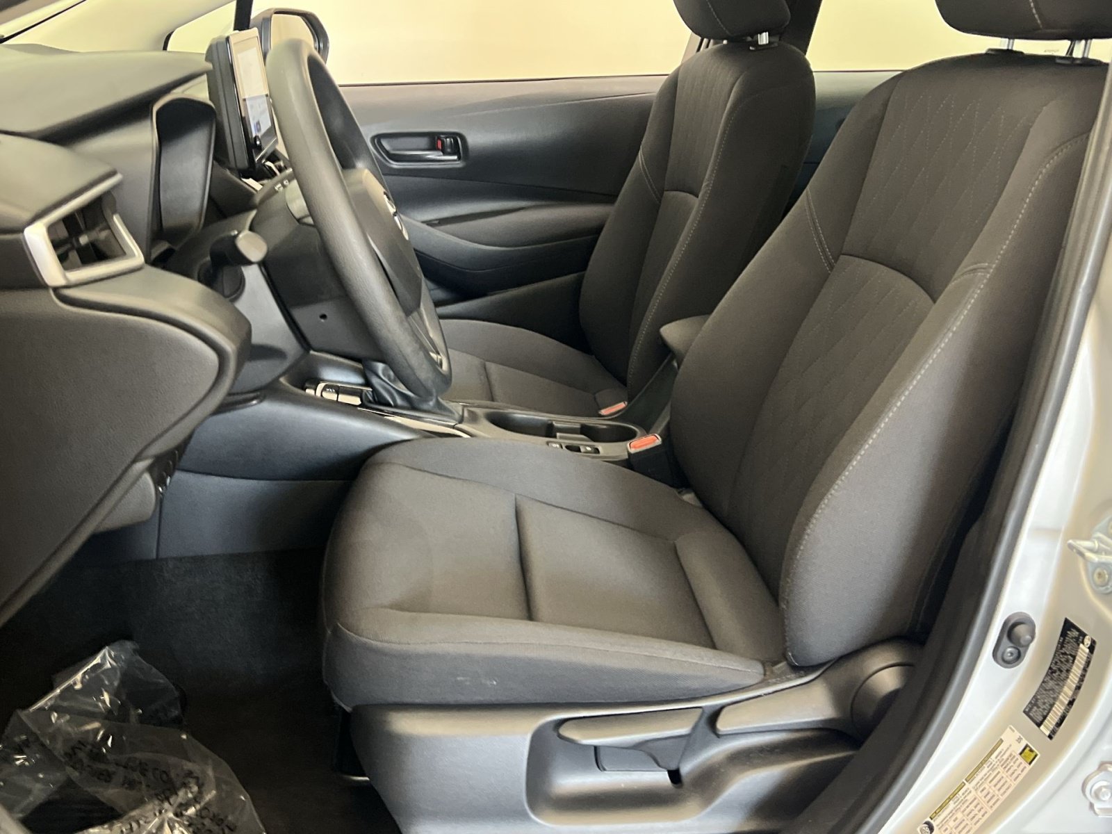 Used 2024 Toyota Corolla LE FWD image 12