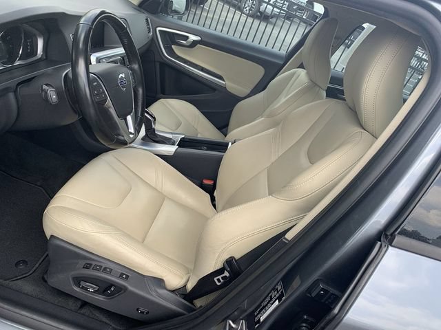 Used 2018 Volvo S60 T5 Dynamic w/ Vision Package FWD image 18