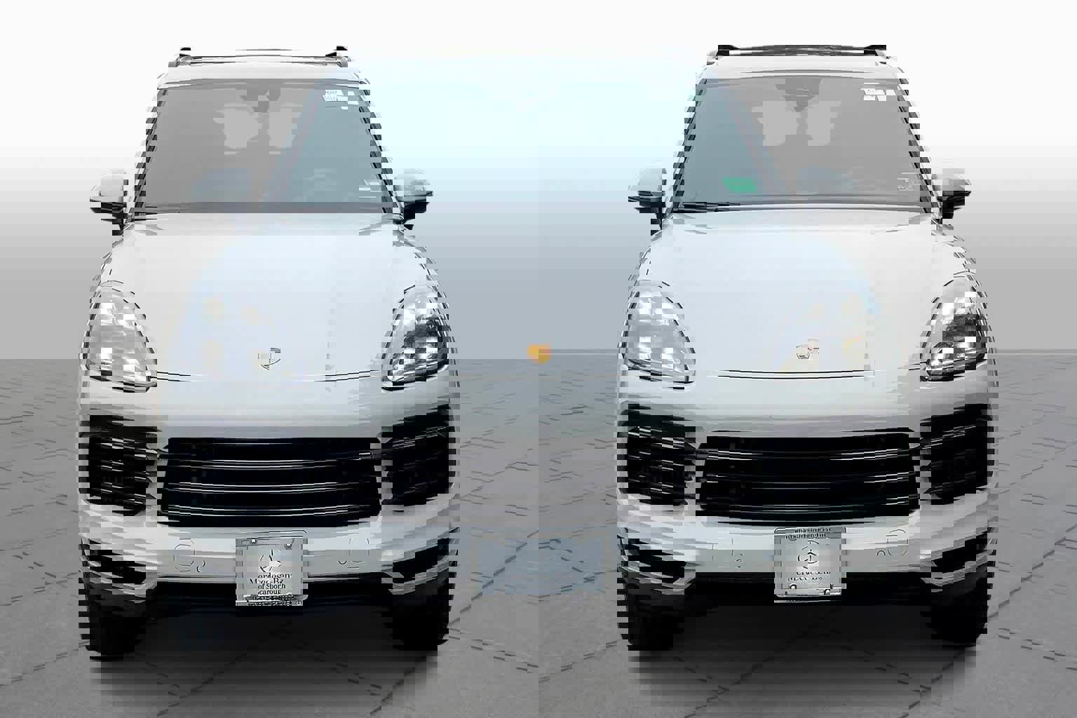Used 2022 Porsche Cayenne Platinum Edition image 3
