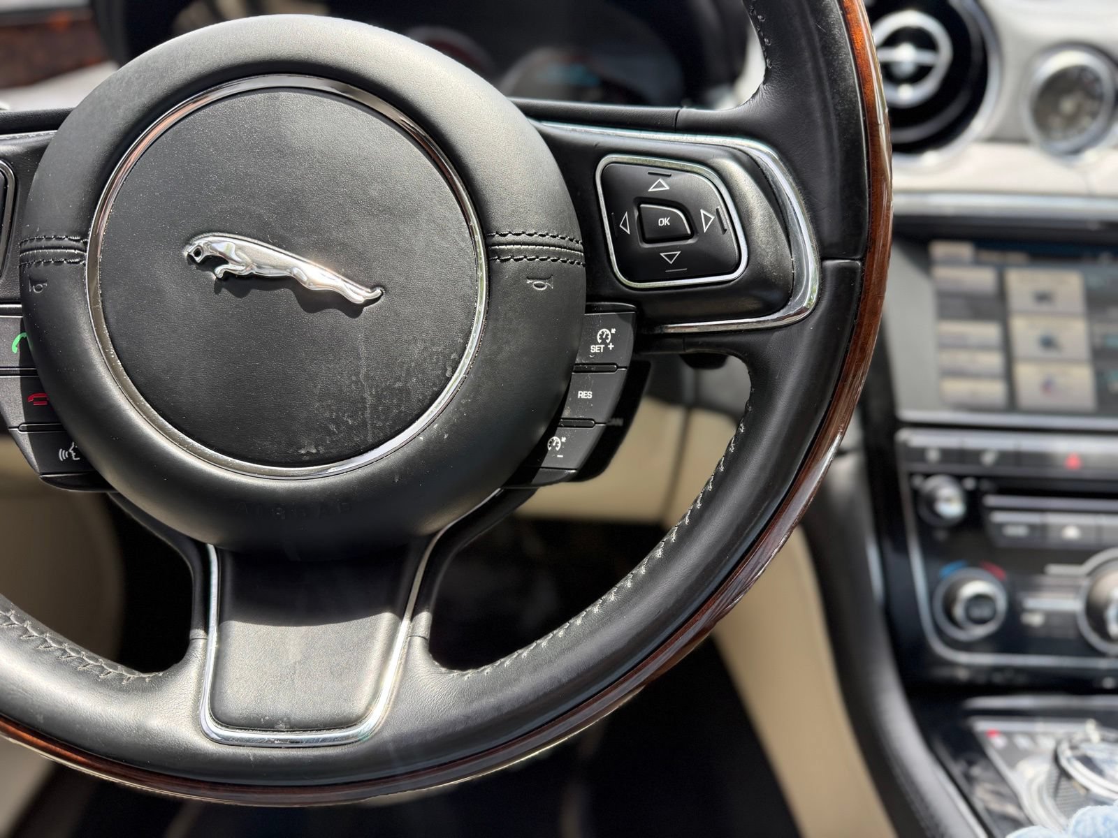 Used 2015 Jaguar XJ L Portfolio AWD/4WD image 27