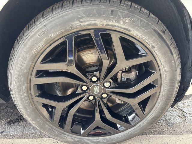 Used 2022 Land Rover Range Rover Evoque R-Dynamic SE image 27