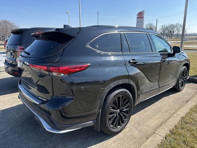 Used 2023 Toyota Highlander XSE image 9