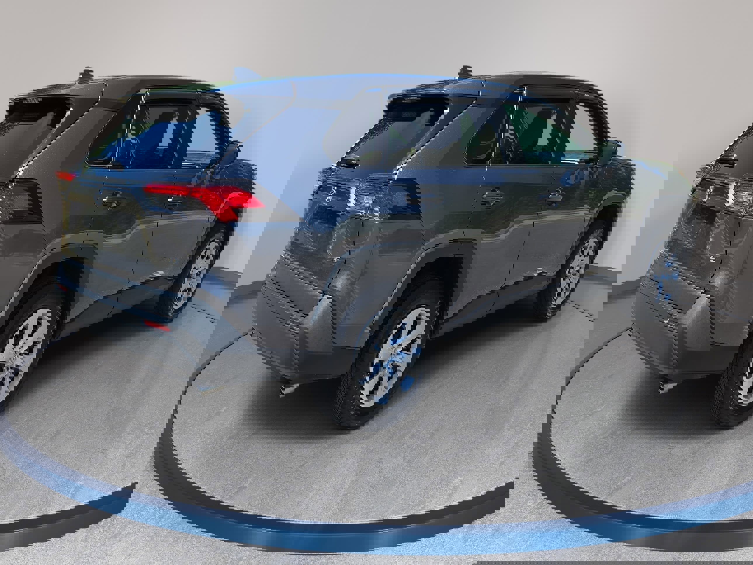 Used 2024 Toyota RAV4 LE FWD image 5