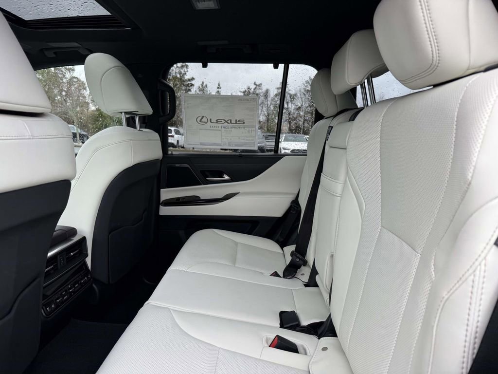 Used 2026 Lexus LX 600 4WD w/ Accessory Package (2T) image 15