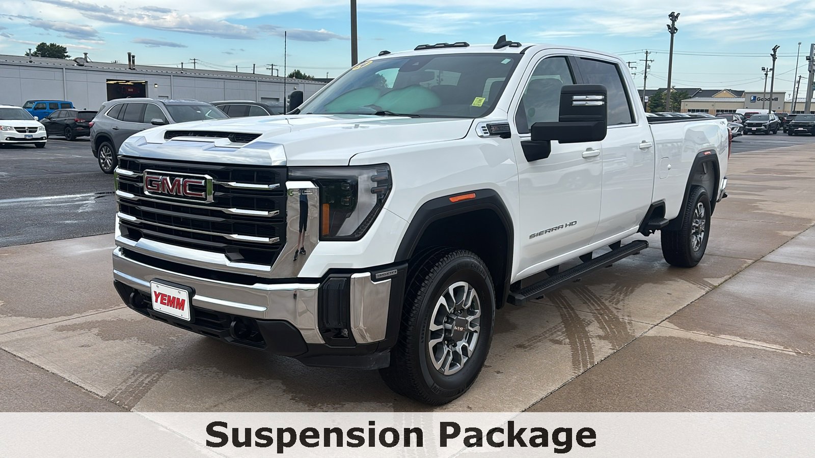 Used 2024 GMC Sierra 3500 SLE w/ SLE Convenience Package image 5