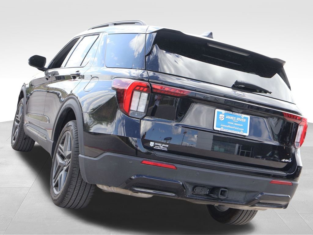 Certified 2025 Ford Explorer ST-Line w/ ST-Line Street Pack image 4