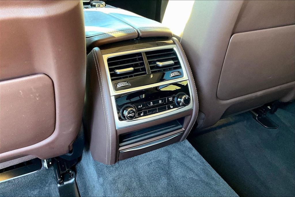 Used 2022 BMW 750i xDrive w/ Executive Package AWD/4WD image 10